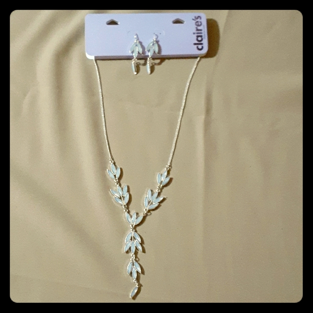 "New" 2pcs Silver Necklaces and Earring Set